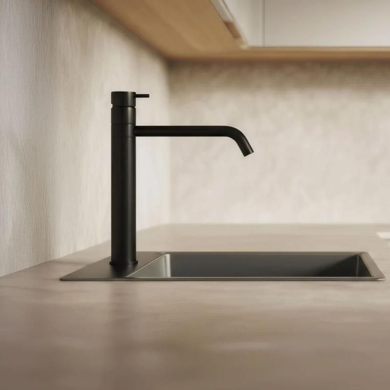 Waterevolution Flow kuchynská batéria matná čierna T150PR