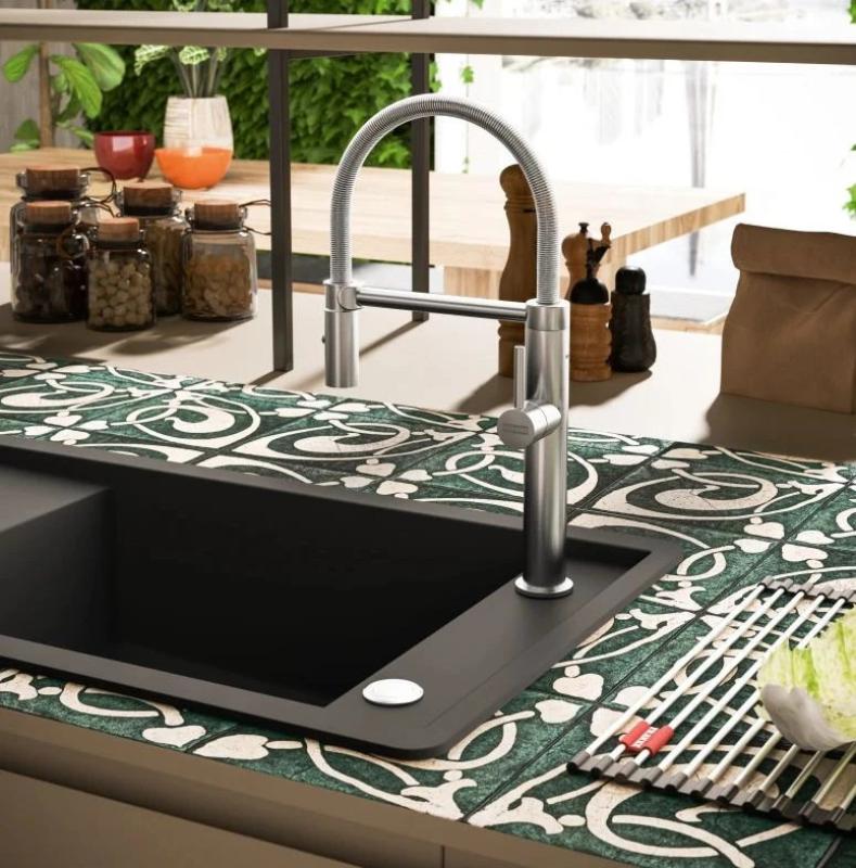 Franke Pescara Semi Pro L Kuchynská batéria s flexibilným výtokom rvs 115.0472.960