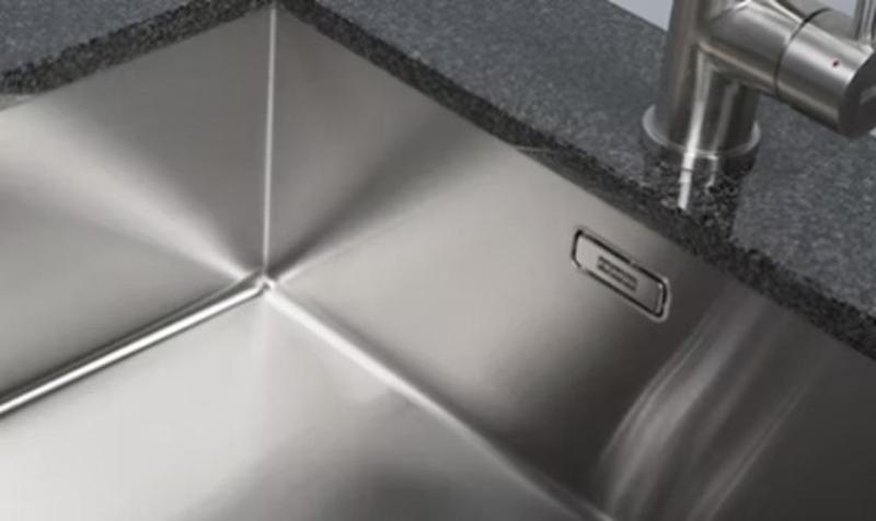 Franke Maris MRX 210.19 malý nerezový drez na úrovni pracovnej dosky 127.0568.037