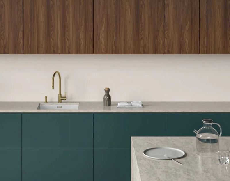 Franke zlatá kuchynská batéria Eos Neo s výsuvnou sprchovou hlavicou pvd gold 115.0681.244