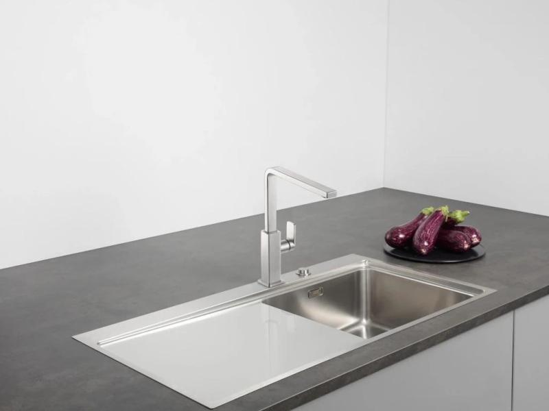 Franke masívna nerezová kuchynská batéria Mythos s otočným výtokom inox 115.0547.852