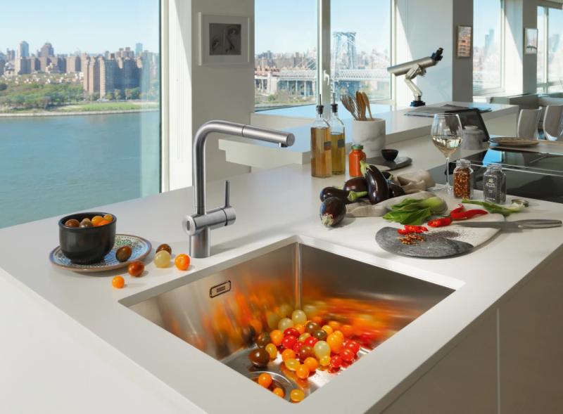 Franke brúsená nerezová senzorová kuchynská batéria Atlas Neo s výsuvnou výtokovou trubicou inox 115.0625.523