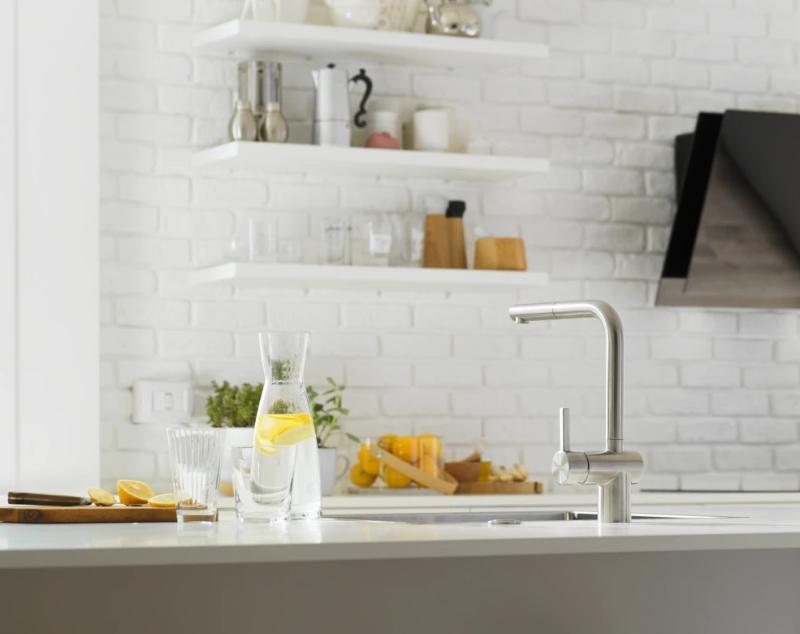 Franke brúsená nerezová senzorová kuchynská batéria Atlas Neo s výsuvnou výtokovou trubicou inox 115.0625.523