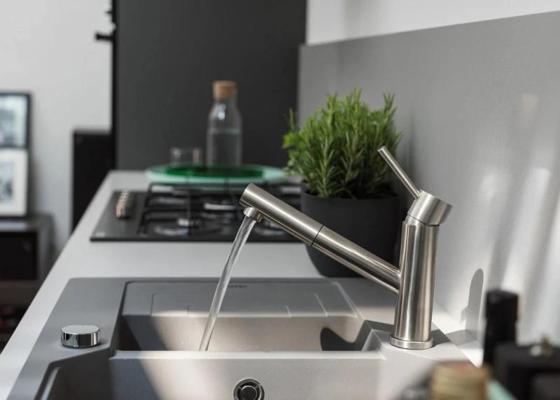 Franke Orbit masívna kuchynská batéria z nehrdzavejúcej ocele s výsuvným výtokom inox 115.0569.461