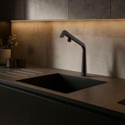 Franke Icon kuchynská batéria matná čierna s otočným výtokom 115.0625.187