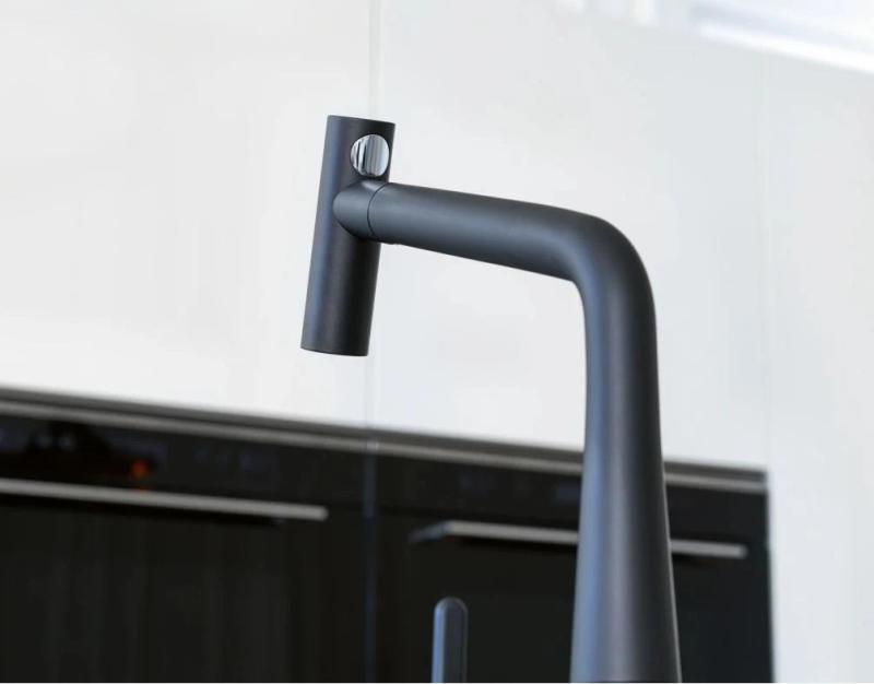 Franke Icon Kuchynská batéria matná čierna s výsuvným výtokom 115.0625.190