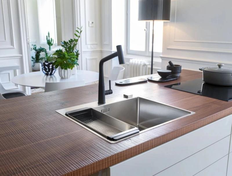 Franke Icon Kuchynská batéria matná čierna s výsuvným výtokom 115.0625.190