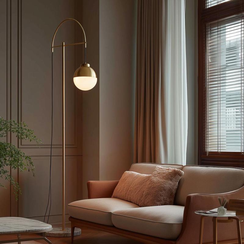 Decor Abies mosadzná zlatá stojaca lampa s čiernym mramorovým podstavcom 7573