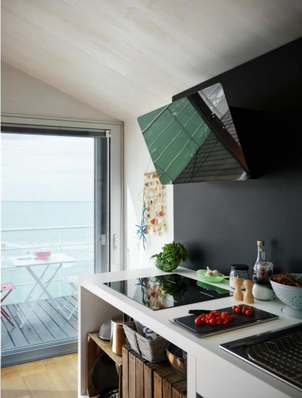 Franke Smart vertikálny čierny sklenený odsávač pár 80 cm 110.0377.735