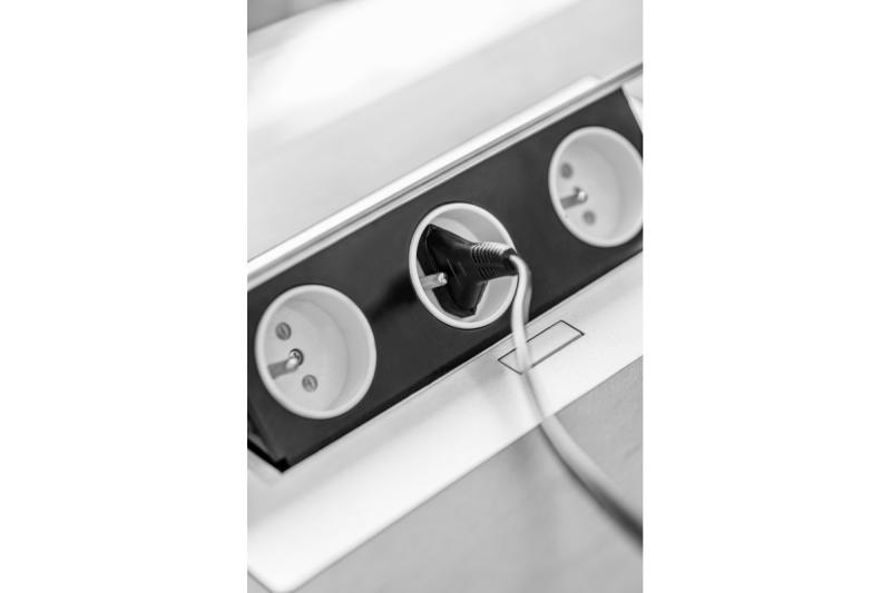 Obdĺžniková zapustená zásuvka 1208958681