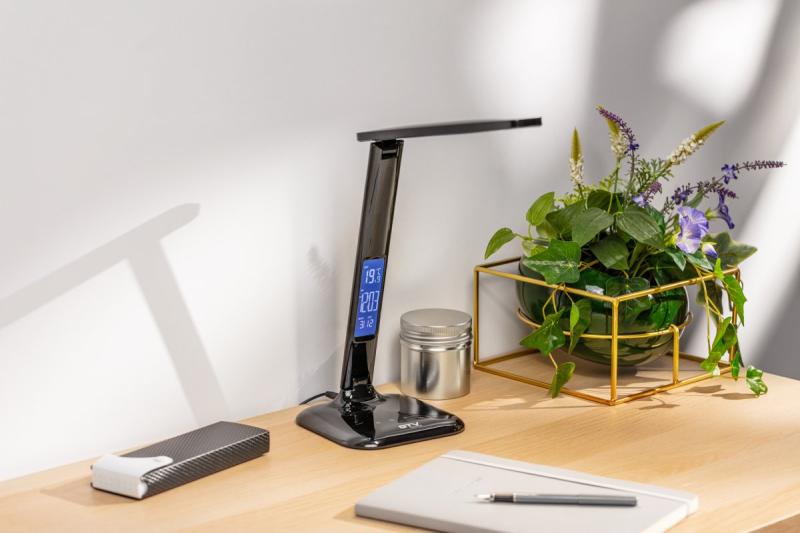 Dekoratívna stolná lampa LINEAR 7W 420lm AC220-240V 3-CCT 5-stupňové stmievanie PF>0,5 RA>80 čierna 1208962501