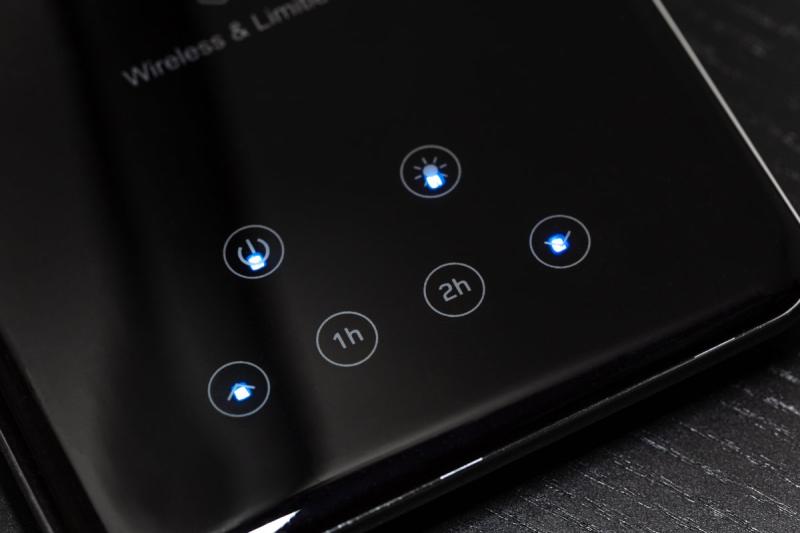 Decoračná stolová lampa Tritton 6W 340lm AC220-240V 4-CCT Bezdrôtové nabíjanie USB PF>0,5 RA>80 čierna 1208962518