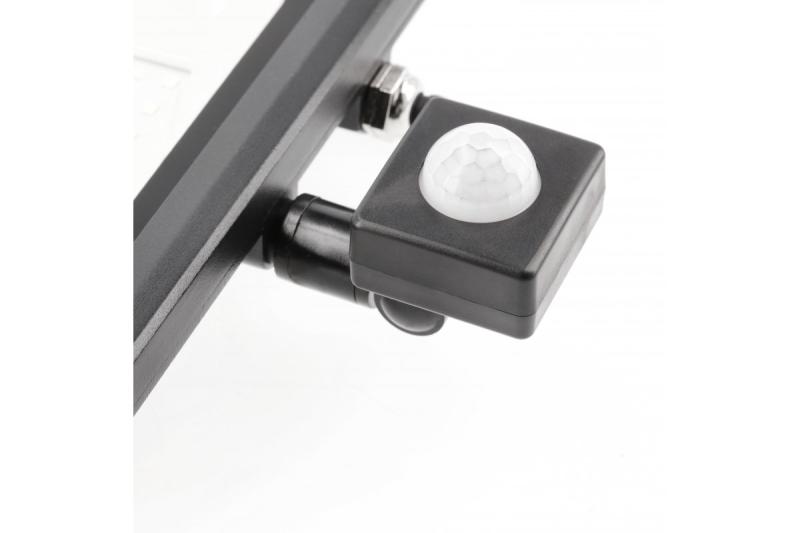 LED reflektor iNEXT so senzorom pohybu 50W 4000lm, PF>0,9, RA>80, IP65, 120°, 6400K, čierne telo 1208962862