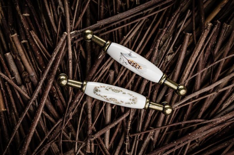 Porcelánová rukoväť 728B C=96mm antická mosadz K-wheet 1208965695