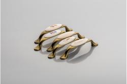 Porcelánová rukoväť 728P C=96mm antická mosadz X-zlatý ornament 1208965705