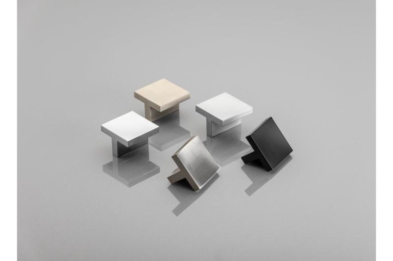 Rukoväť Zamak 40x40mm C=32mm chróm 1208965772