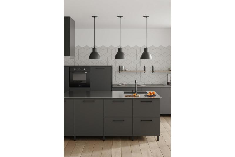 Rukoväť Zamak 819 C=320mm čierna 1208965856