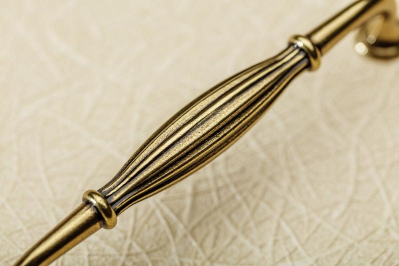 Rukoväť Zamak ABIATE C=128mm antická mosadz 1208965857