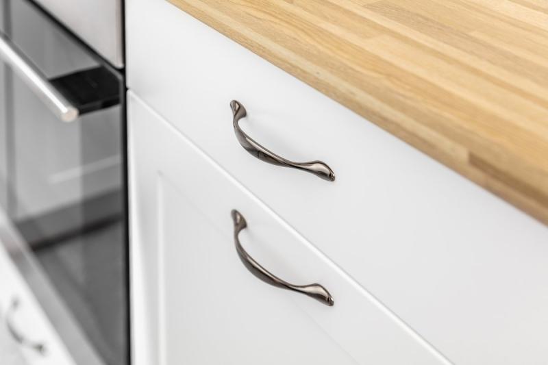 Rukoväť Zamak CAMAIO C=128mm čierna chrómová 1208965927