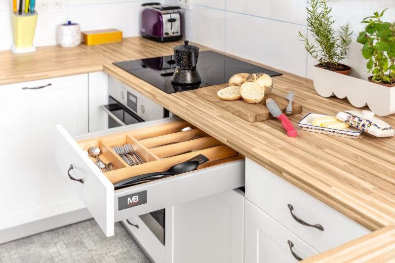 Rukoväť Zamak CAMAIO C=128mm čierna chrómová 1208965927