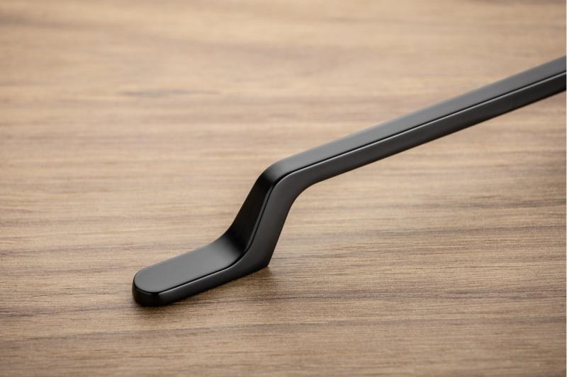 Rukoväť Zamak FLAVIO C=96 mm čierna matná 1208966033