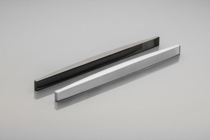 Zamaková rukoväť KATANIA C=320 mm čierna chrómová 1208966095