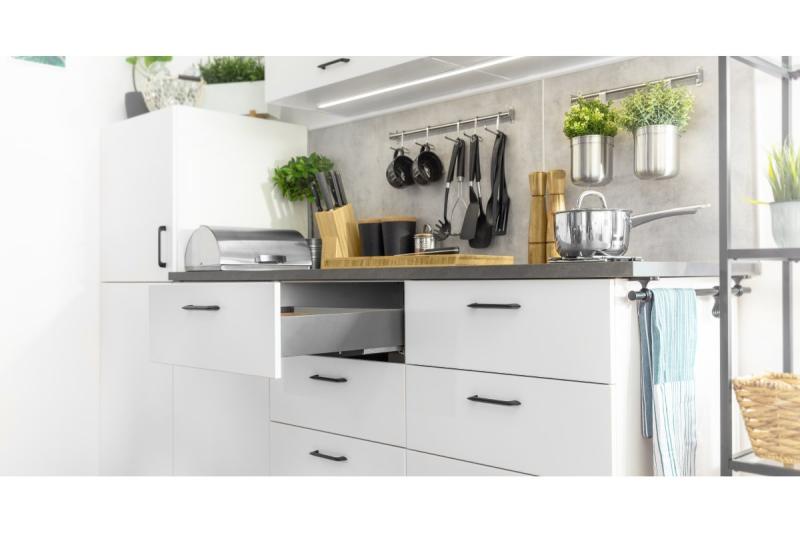 Rukoväť Zamak MILANO C=128 mm čierna matná 1208966111