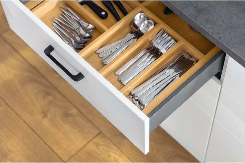 Rukoväť Zamak MILANO C=128 mm čierna matná 1208966111