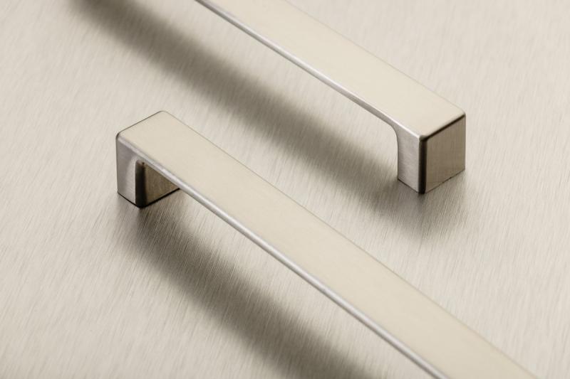 Rukoväť Zamak MODENA, C= 160 mm, nerez 1208966122