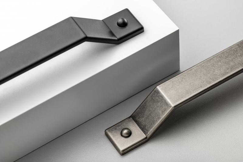 Rukoväť z zliatiny Zamak STEP C = 160 mm čierna matná 1208966205