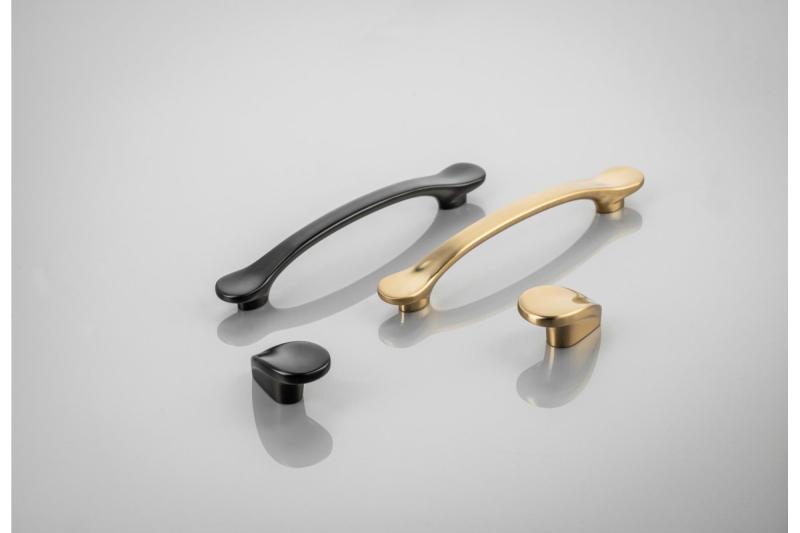 Rukoväť Zamak VENICE C = 128 mm champagne 1208966230