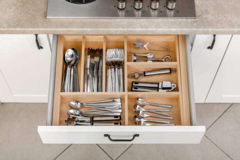 Decor Cutle Príbory Kuchynské nastaviteľné vložky pre skrinky 600-1000 mm  1208966291