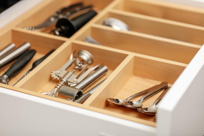 Decor Cutle Príbory Kuchynské nastaviteľné vložky pre skrinky 600-1000 mm  1208966291