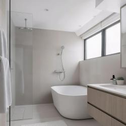 Waterevolution Flow termostatická sprchová batéria s okrúhlym sprchovým príslušenstvom RVS T140TNRIE