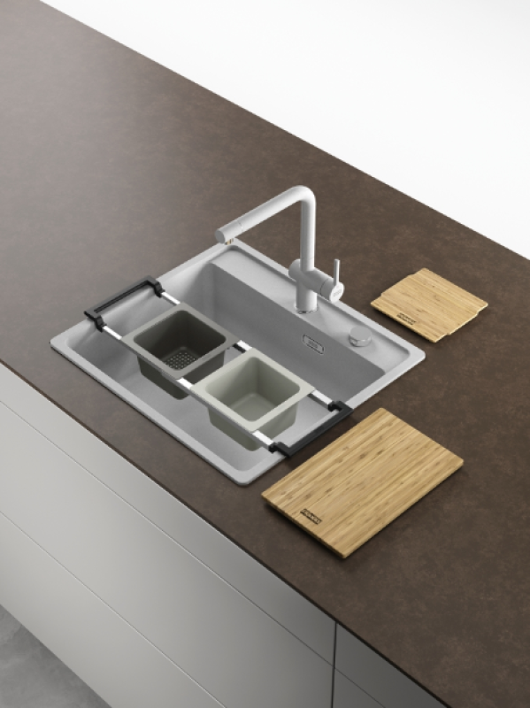 Franke Univerzálna Sada Príslušenstva All-In Set 2 - Doska na krájanie, Plastová vložná nádoba, Plastová miska a Teleskopický mostík 112.0655.482