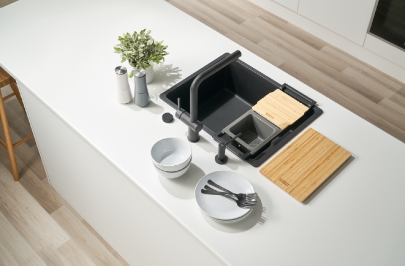 Franke Univerzálna Sada Príslušenstva All-In Set 2 - Doska na krájanie, Plastová vložná nádoba, Plastová miska a Teleskopický mostík 112.0655.482