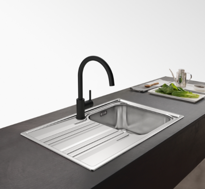 Franke Lina XL kuchynská batéria čierna s otočným výtokom 115.0626.019