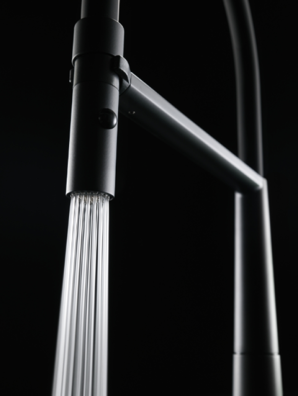 Franke Icon Jednopáková Kuchynská Batéria s Flexibilnou Ručnou Sprchou, Čierna 115.0690.598