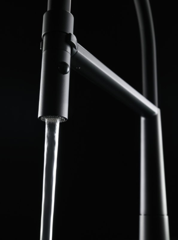 Franke Icon Jednopáková Kuchynská Batéria s Flexibilnou Ručnou Sprchou, Čierna 115.0690.598