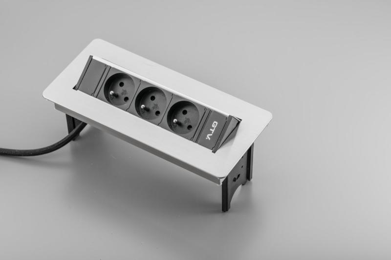 Predlžovací kábel bez kazety, trojnásobná zásuvka s uzemnením, 1,5 m napájací kábel s konektorom, nerez.