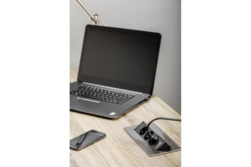 Predlžovací kábel bez kazety, trojnásobná zásuvka s uzemnením, 1,5 m napájací kábel s konektorom, nerez.