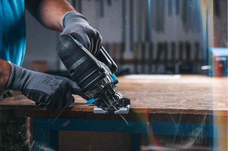 HÖGERT akumulátorová priamočiara píla, 18V, antivibračná rukoväť - bez batérie