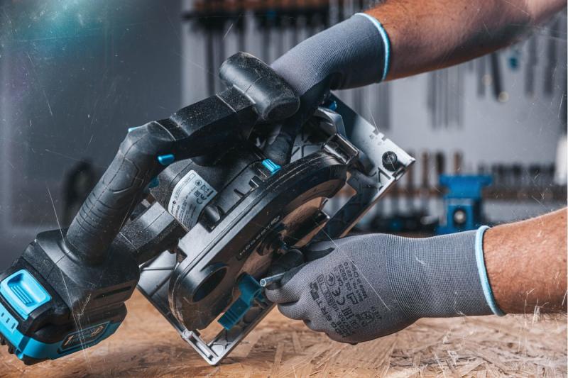 HÖGERT akumulátorová kotúčová píla, 18V, bez batérie, s pripojením na vysávač.