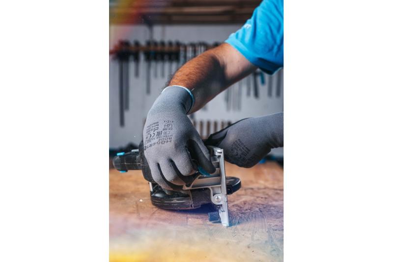 HÖGERT akumulátorová kotúčová píla, 18V, bez batérie, s pripojením na vysávač.