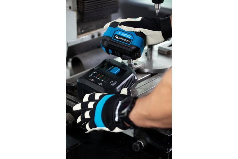 HÖGERT rýchlonabíjačka pre batériu 6A 18V.