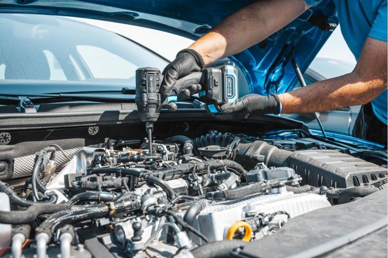 HÖGERT akumulátorová rázová uťahovačka sada 200 Nm 18V s bezuhlíkovým motorom