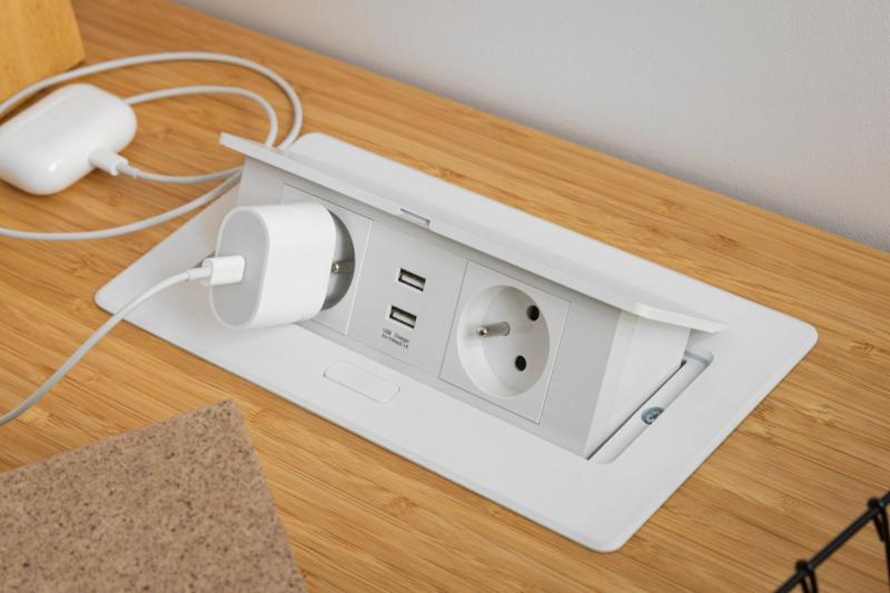 Mäkký výsuvný modul zásuviek.