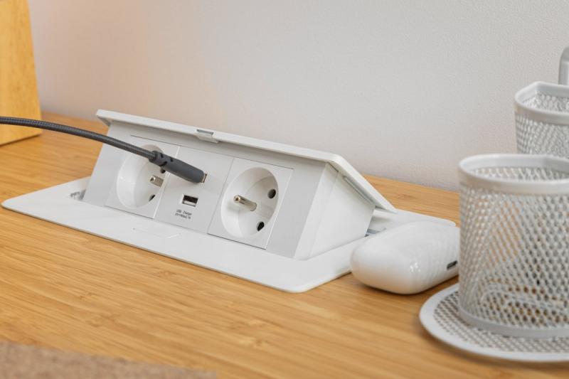 Mäkký výsuvný modul zásuviek.