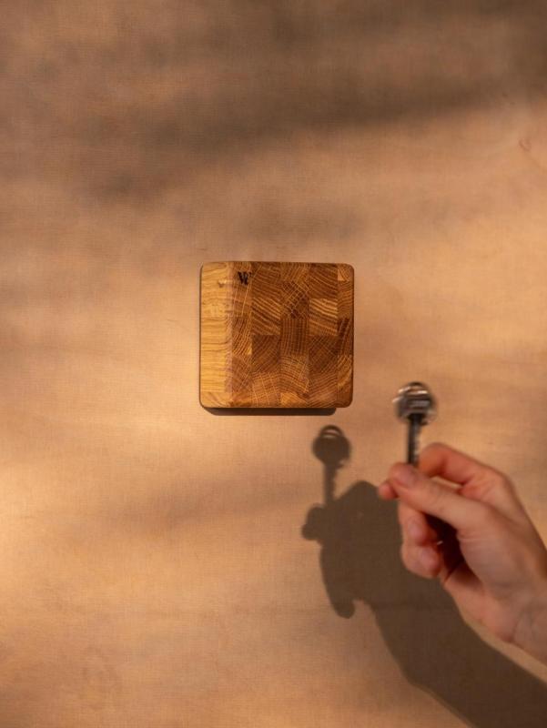 Woodsea End Grain Oak - Kľúčový držiak z dubového dreva 9x9 cm 1208971600