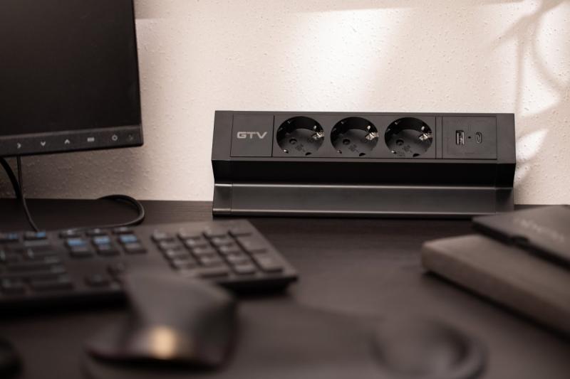 Nábytková zásuvka BASCO, 3xSHUKO, USB A+C, kábel 1,5 m, čierna